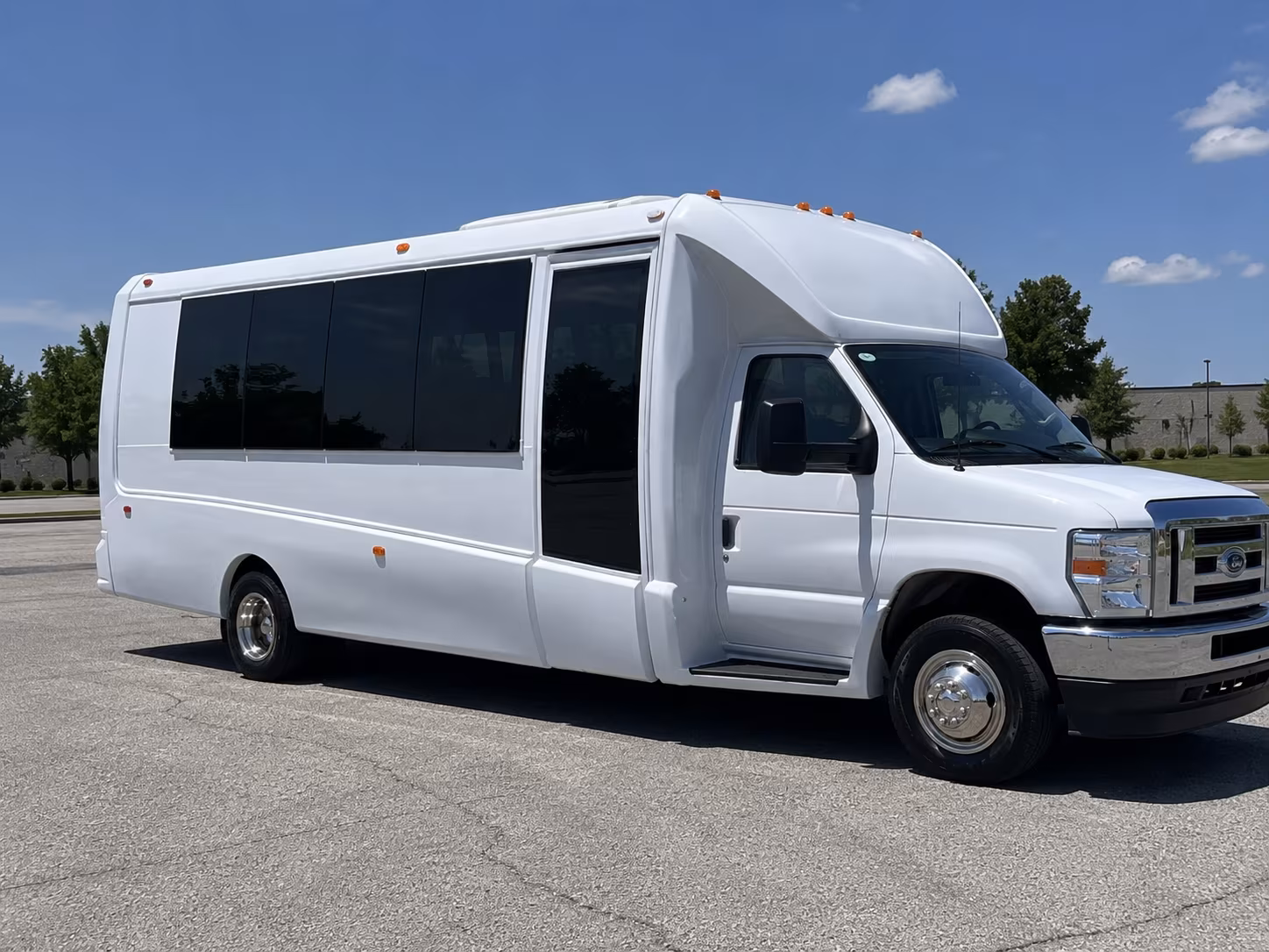 Cape Coral Birthday, Sweet 16, & Quinceañera Transportation party bus exterior
